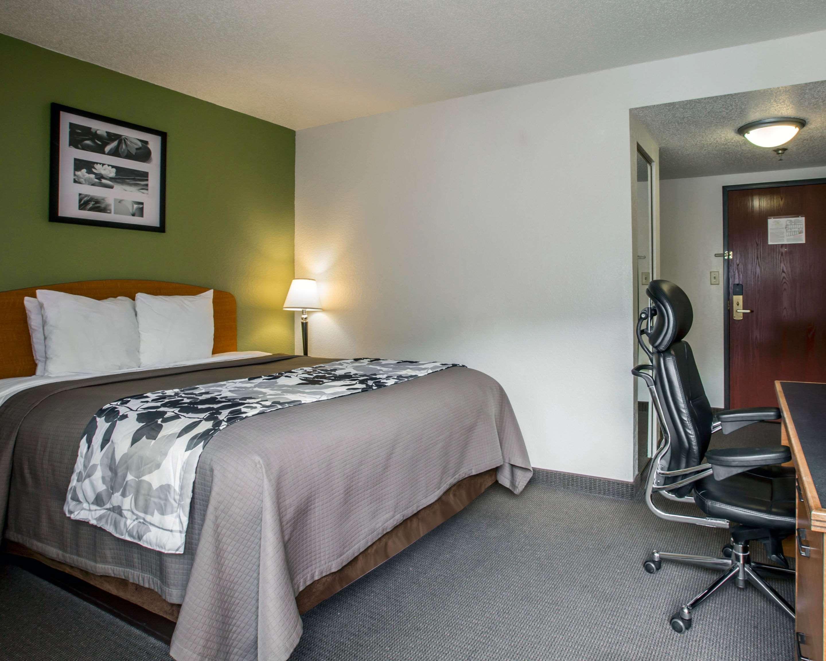 Sleep & Near Sports World Blvd 3*