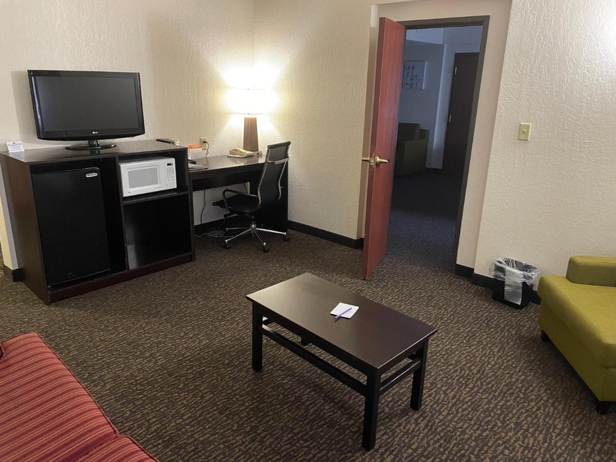 Sleep & Near Sports World Blvd 3*