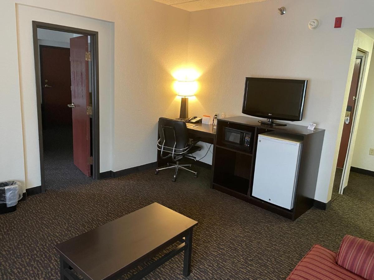 Hotel Sleep & Near Sports World Blvd