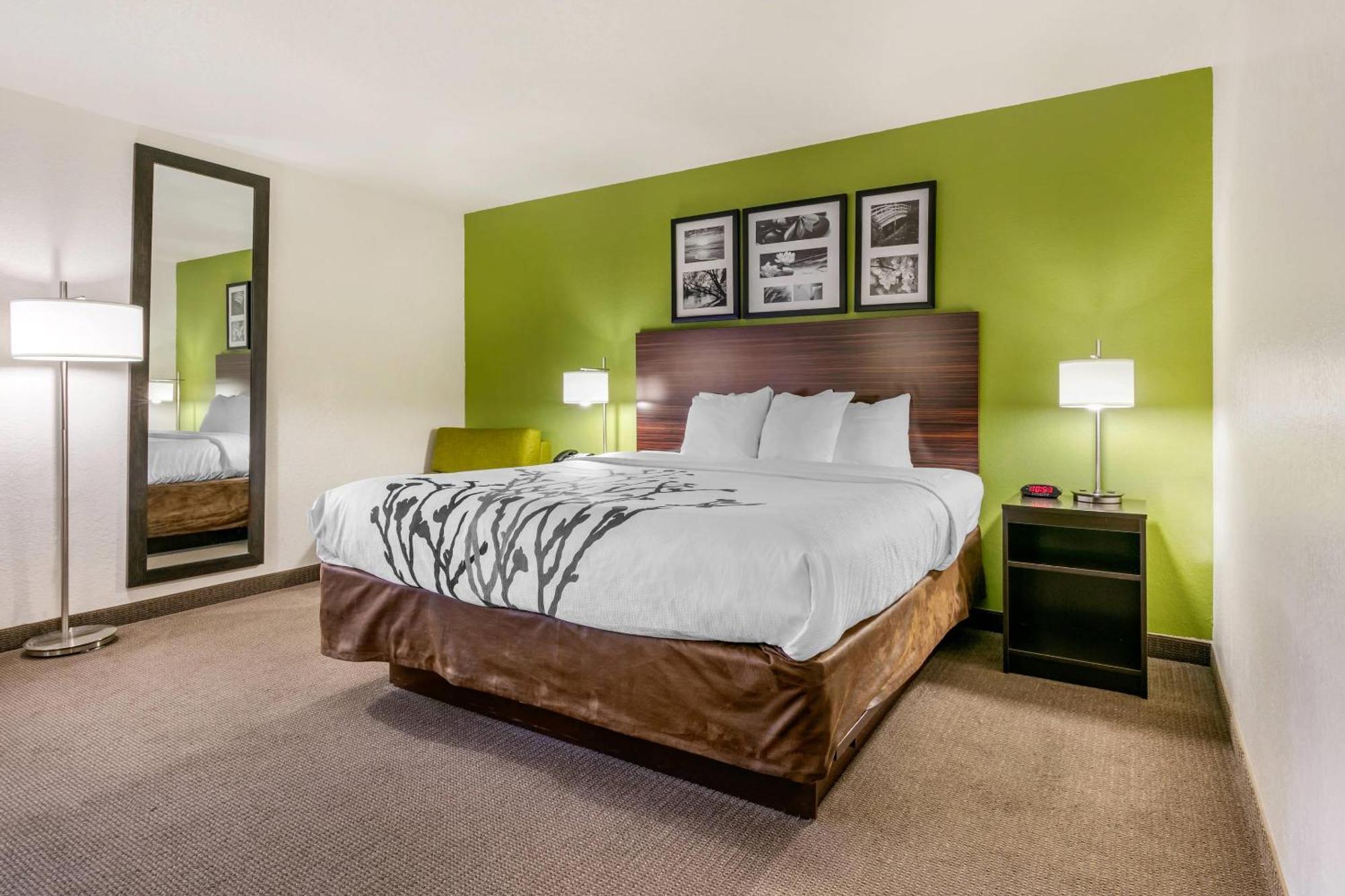 Hotel Sleep & Near Sports World Blvd 3*