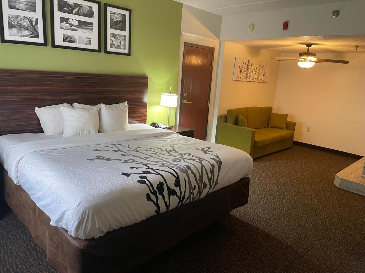 Hotel Sleep & Near Sports World Blvd 3*