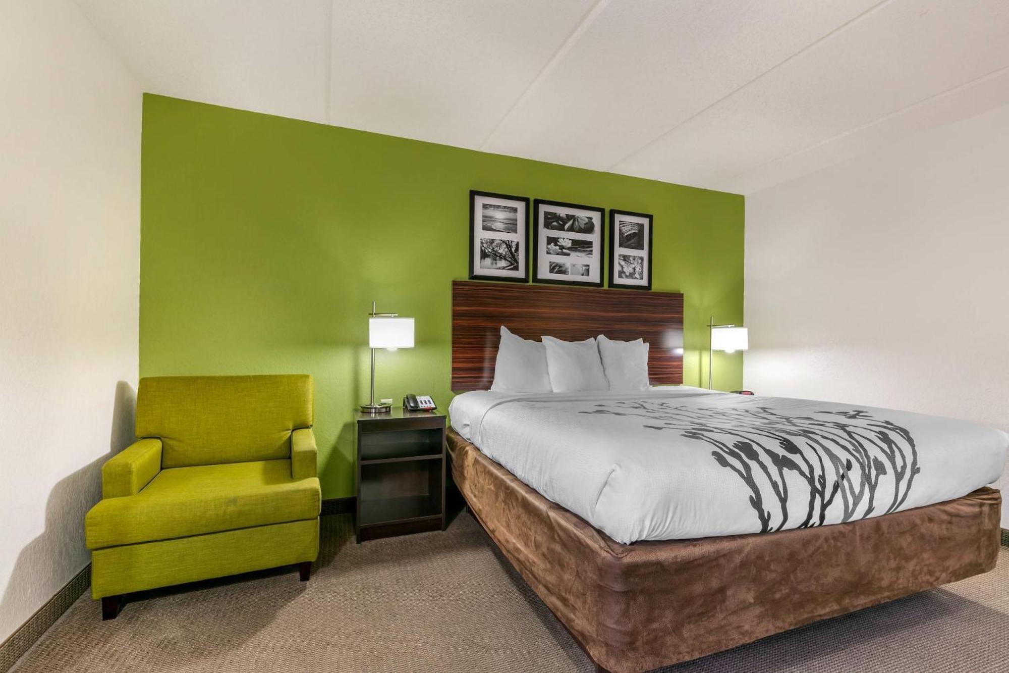 Sleep & Near Sports World Blvd Hotel