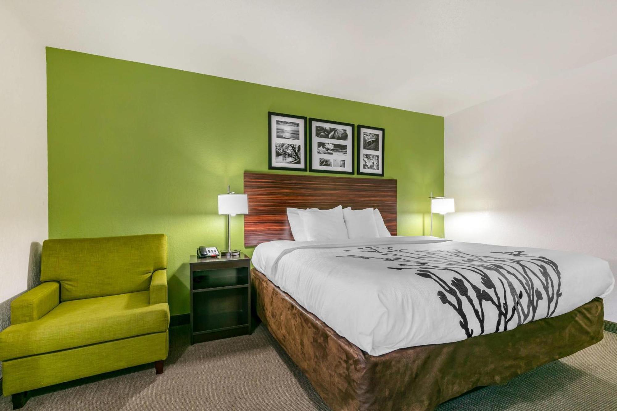 Hotel Sleep & Near Sports World Blvd